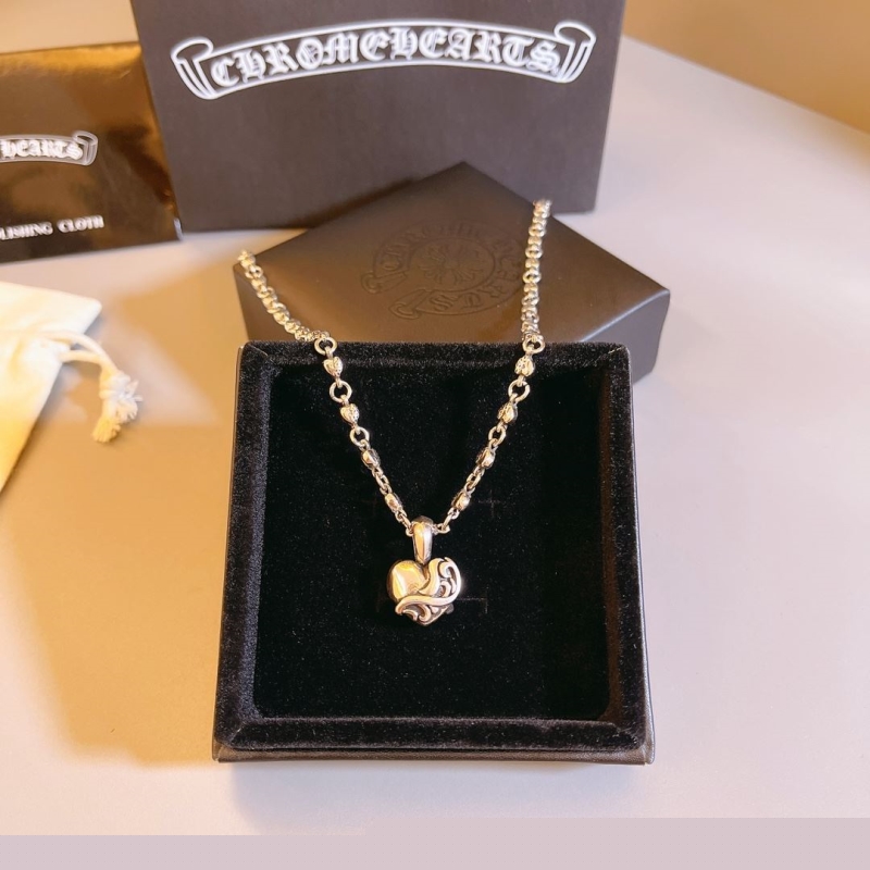 Ch**me He**ts necklaces